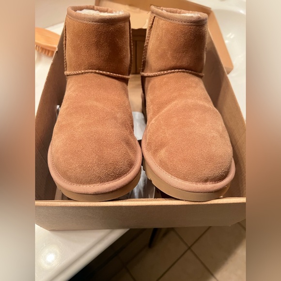 UGG boots - Picture 12 of 16